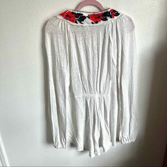 Rare Free People White Rose Red Embroidered Tunic Top - Picture 5 of 8